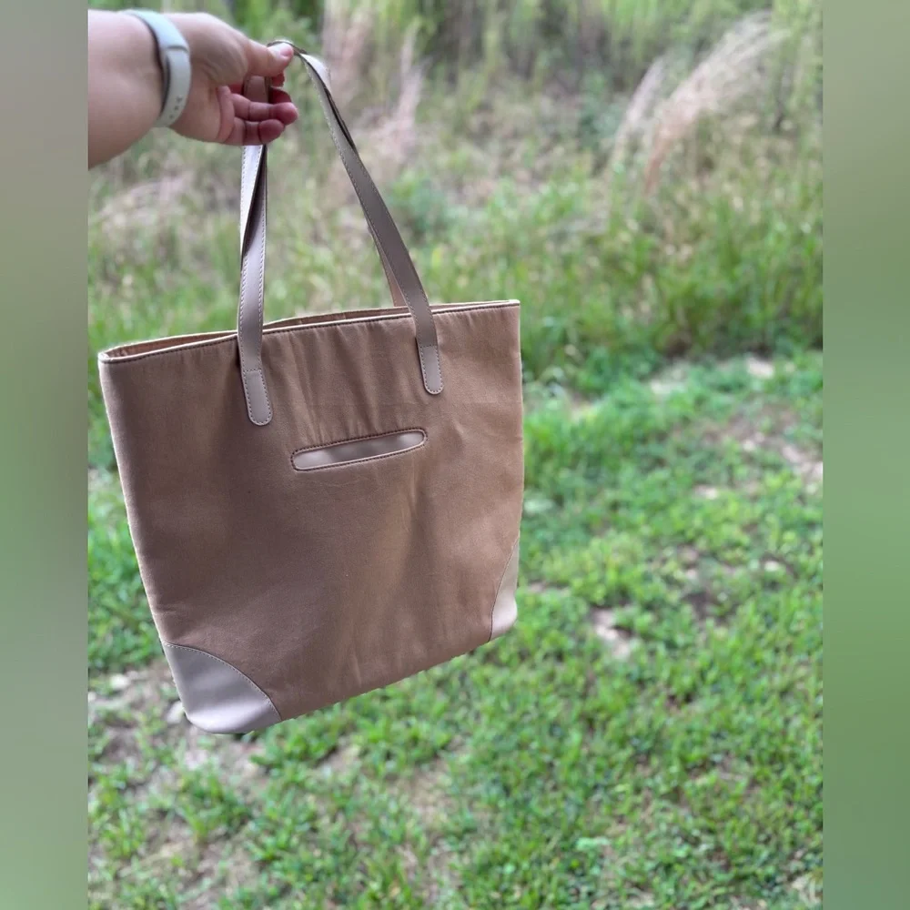 October Jaipur‎ almond tote from causebox